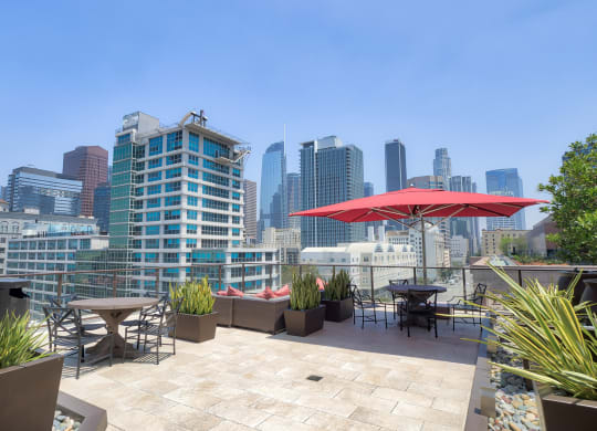 Luxury Apartment Homes Available at 1000 Grand by Windsor, 1000 S Grand Ave, Los Angeles