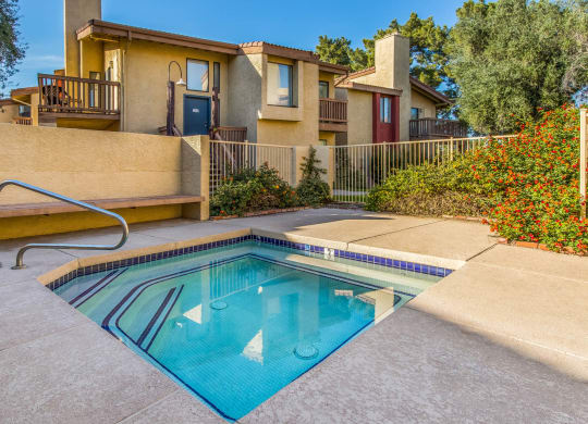 Outdoor Jacuzzi at Glen at Mesa Apartments, Mesa, AZ 85201