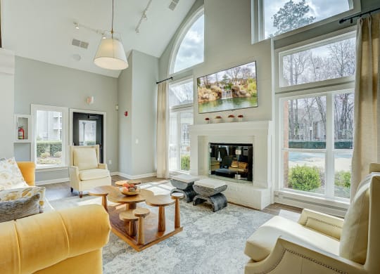 Clubhouse Lounge and Seating at Trophy Club at Bellgrade, Virginia