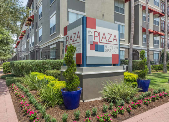 Exterior View at The Plaza Museum District, Houston, 77004