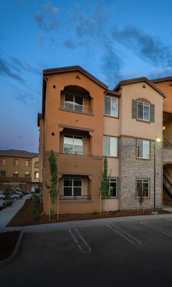 Apartments Roseville | Harvest at Fiddyment Ranch | Home