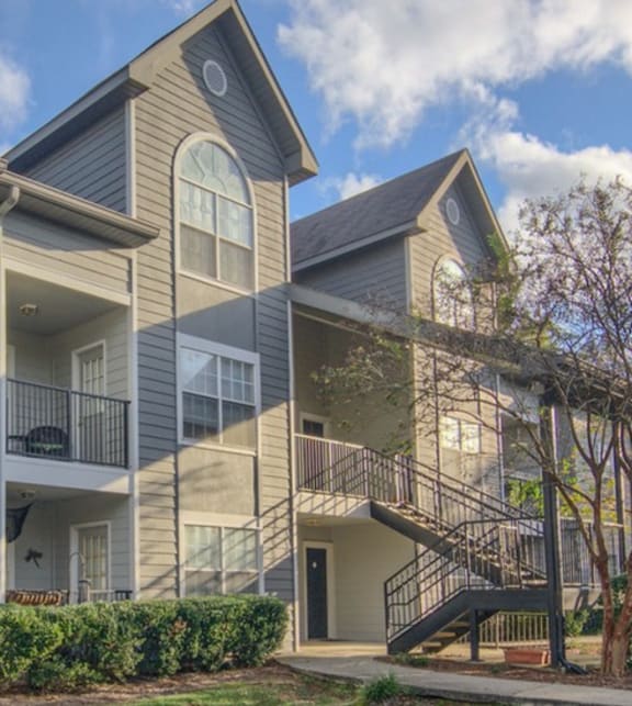 Twin Oaks Apartments in Hattiesburg, MS