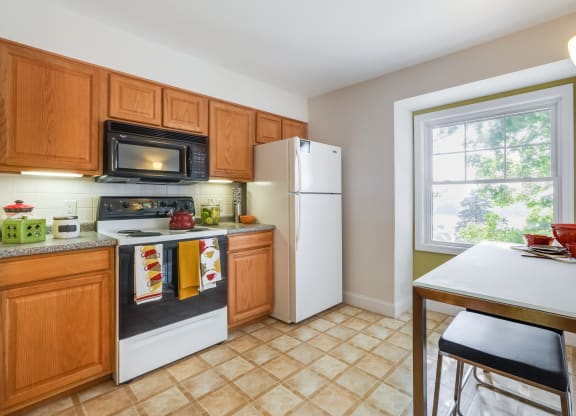 windsor village apartments waltham ma