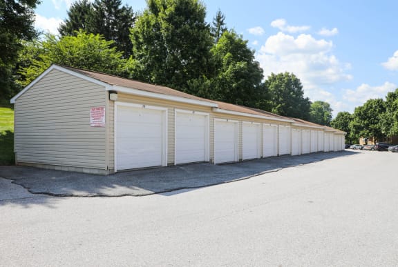 Apartments for Rent in Pikesville MD St Charles at Olde Court