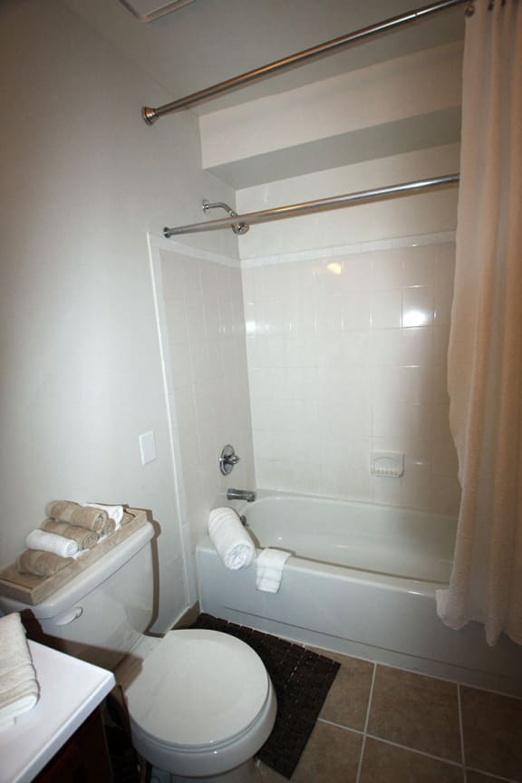 Apartments in Long Island, NY Brookwood at Ridge