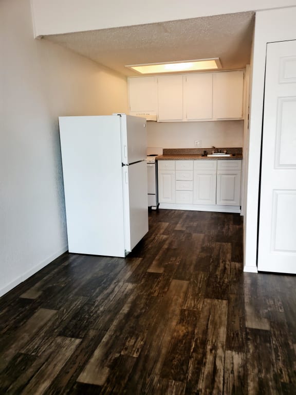 Photos and Video of Crystal Court Apartments in Lakeland FL