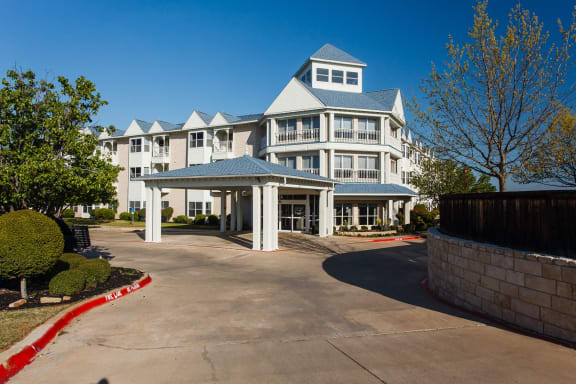 Welcoming Exterior at Lakestone Terrace Senior Living