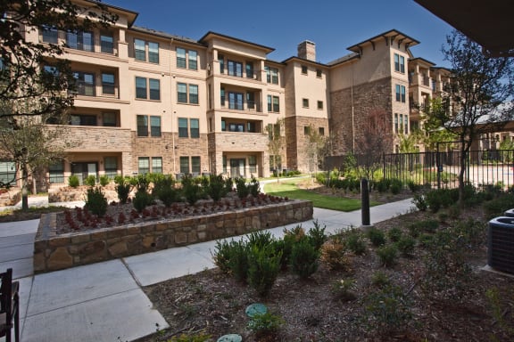 Landscaped grounds at Lakeview at Josey Ranch Senior Living