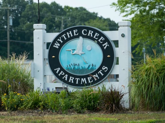 Wythe Creek Apartments Sign