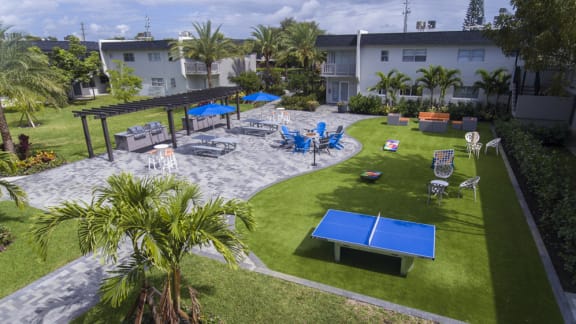 Vue on 67th Outdoor Courtyard with Games View