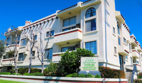 Property Exterior With Balcony at 3462 Mentone Avenue, California, 90034