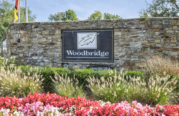 Welcome Home to Woodbridge Castleton!