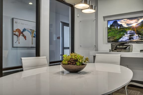 Conference Table¦Axis Hamilton Luxury Apartments