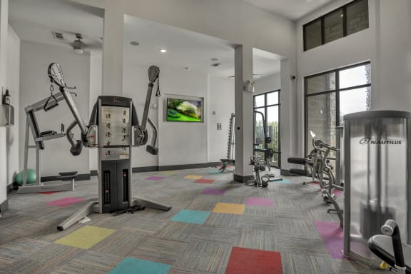 Fitness Center¦Axis Hamilton Luxury Apartments