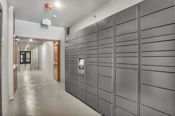 Package Receiving¦Axis Hamilton Luxury Apartments
