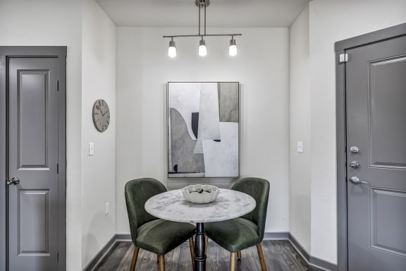 One-Bedroom Apt 4¦Axis Hamilton Luxury Apartments