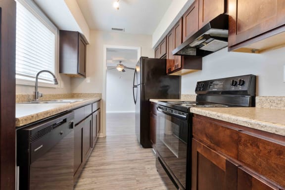 Hunters Pointe Charlotte NC apartments photo of kitchen