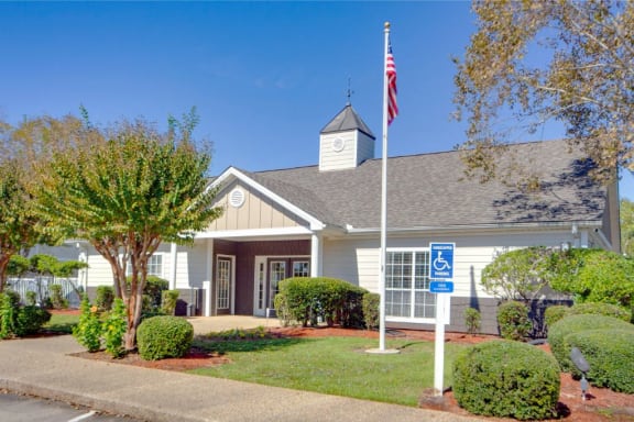Leasing Office at The Pointe Apartment Homes, Gautier, Mississippi, 39553