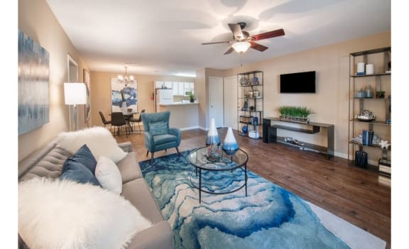 Open Living Room at Lexington Pointe Apartment Homes, Mississippi, 38655
