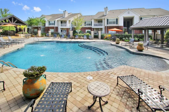 Resort Style Pool at Legacy Apartment Homes, Ridgeland, Mississippi, 39157