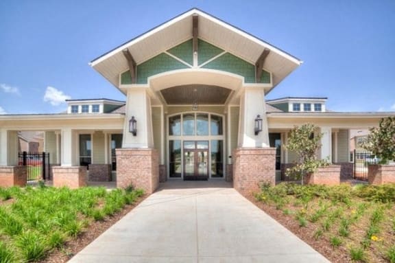 Grand Clubhouse Entrance at Kingston Crossing Apartment Homes, Bossier City, Louisiana, 71111