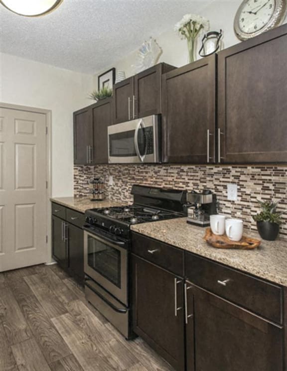Well Equipped Kitchen at St. Andrews Apartment Homes, Johns Creek