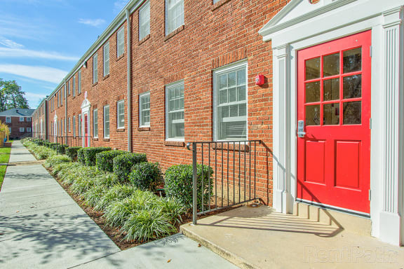 Photos and Video of Clarendon Court in Arlington VA