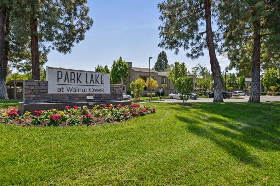 Monument sign for property