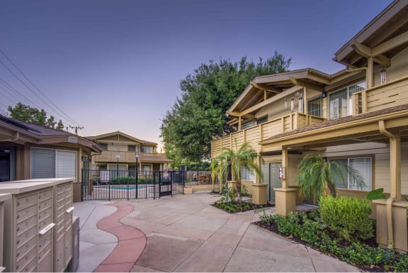 Photos and Video of Regency Court Apartments in Monrovia CA