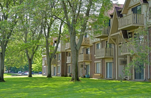Vibrant Green Surroundings  at Sycamore Creek Apartments, Orion, MI