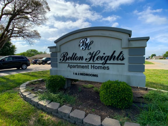 Belton Heights entrance signage