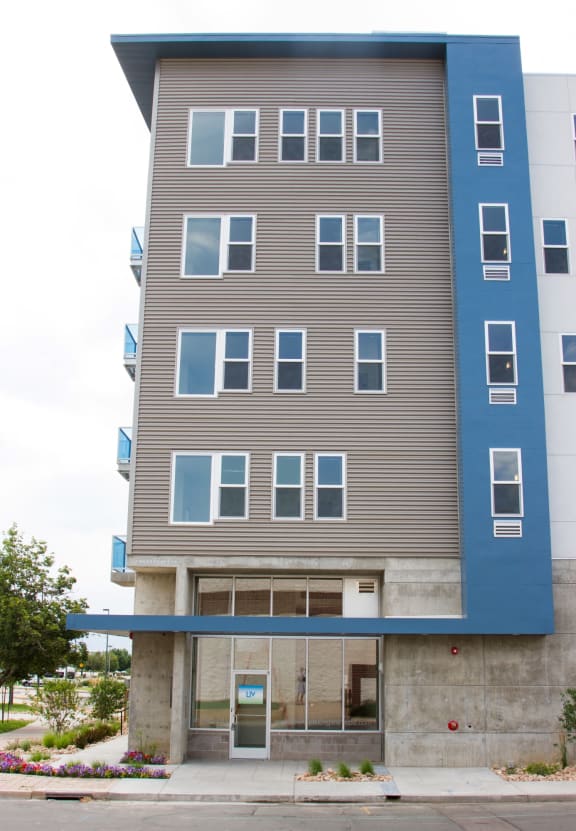 201Lofts Apartments Exterior Building and Entrance