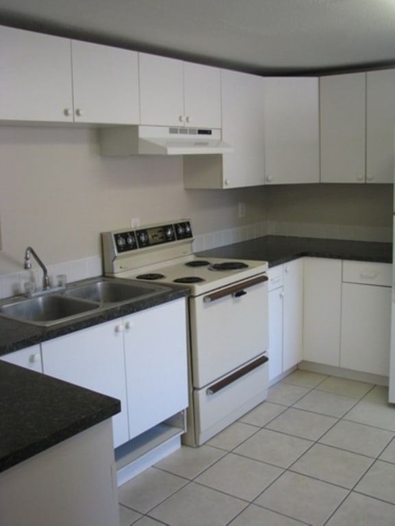Morain Estates Model Kitchen