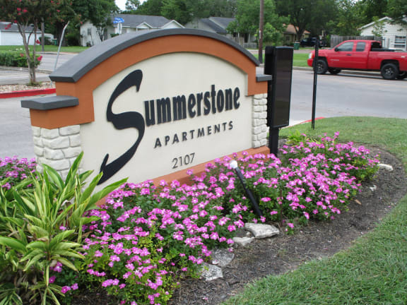 Welcoming Property Sign at Summerstone Apartments, Victoria, TX