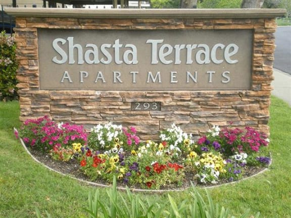 Monument Sign l Shasta Terrace Apartments in Vacaville CA 