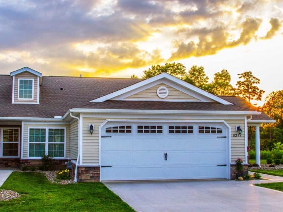 Mansfield Ohio Apartment Rentals Redwood Living Redwood Mansfield Exterior