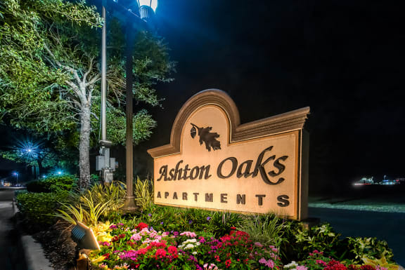 Ashton Oaks Apartments - Entrance