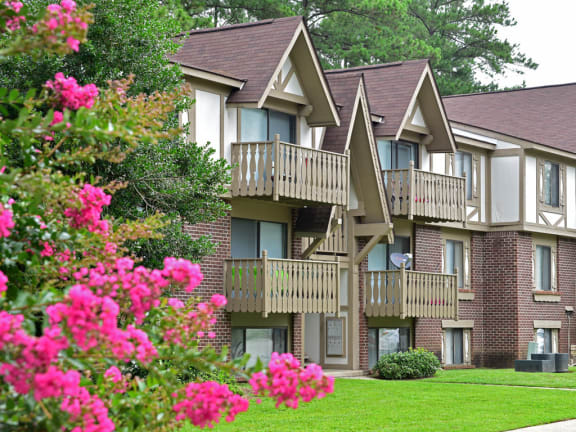 Apartment Building Exterior at Lake in the Pines, Fayetteville, NC