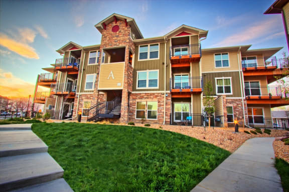 Pet Friendly Ironhorse Apartments Located North of Denver in Longmont, CO 80501