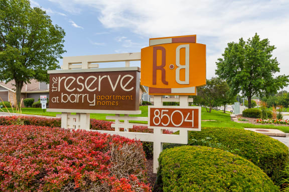 Elegant Entry Signage at The Reserve At Barry Apartments, Kansas City, MO, 64154