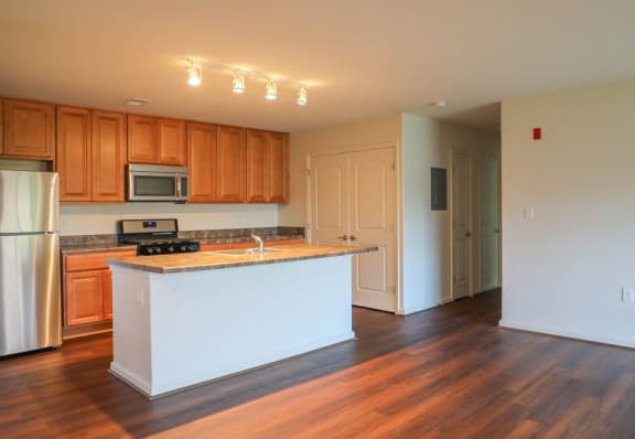 Apartments for Rent in Pikesville MD St Charles at Olde Court