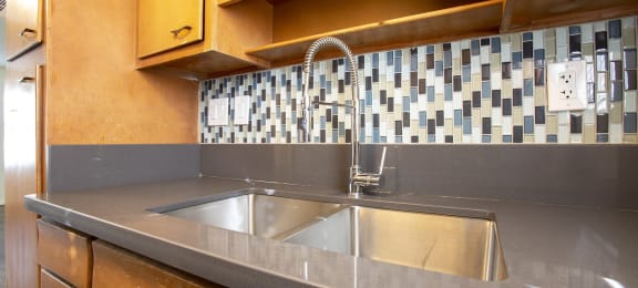 Kitchen at The Continental Apartments in Phoenix AZ Nov 2020 (3)