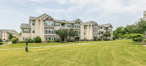 Spring Lake Apartments | Stone Gate Apartments| Photos