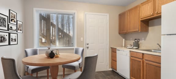 Mableton Ridge Apartments in Mableton GA photo of Comfy Kitchen with Appliances
