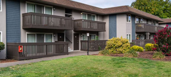 Exterior Buildings and Landscape at Wyndover Apartment Homes in Novato CA