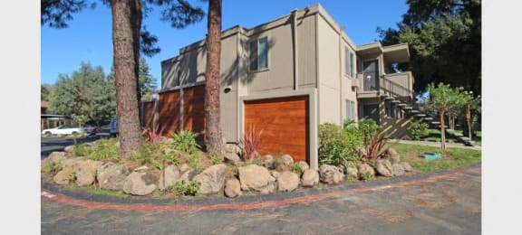 Stockton, CA 95219 | Parkside Apartments | Building Exterior - Street View