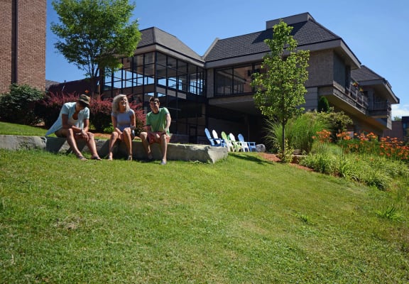 Cedar Village Apartments | Apartments for rent in East Lansing