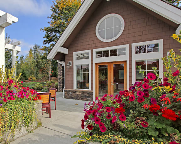 Radcliffe Place Senior Living | Apartments in Kent, WA