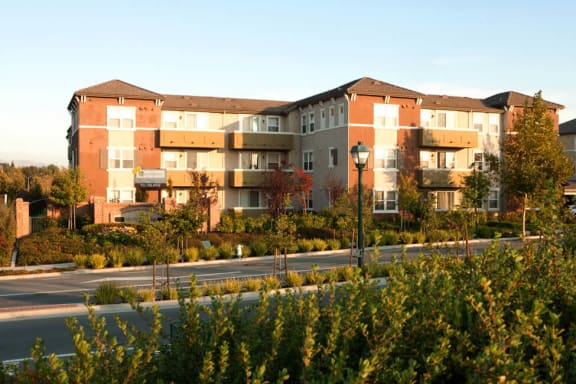 Thumbnail 25 of 27 - exterior property building