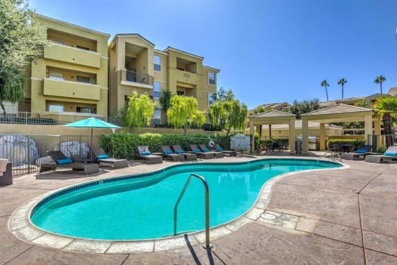 Thumbnail 8 of 37 - Pool